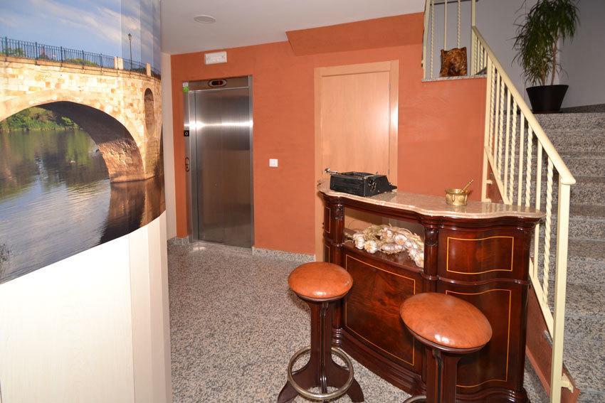 Apartamentos Turisticos Dormi2 Zamora Luaran gambar